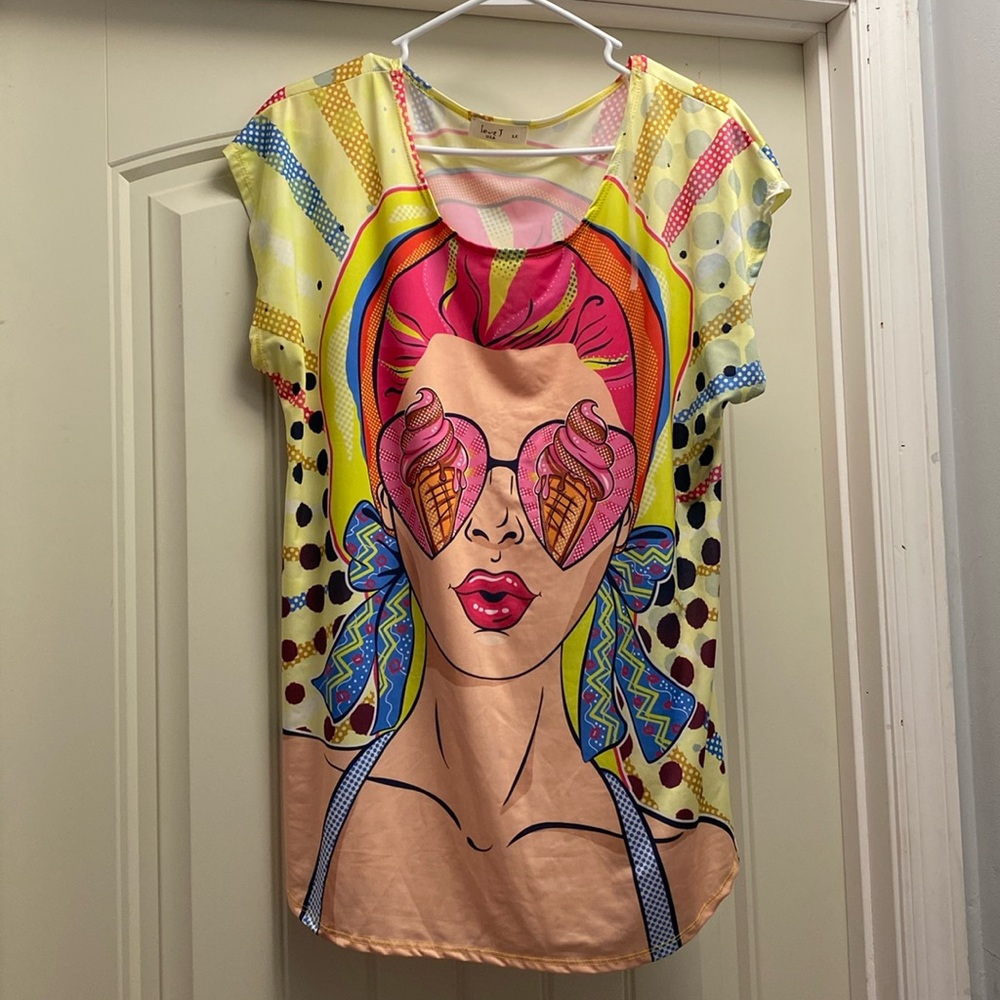 Never worn!! The vibrant colors are amazing!